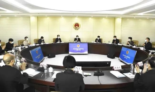 我所主任康君元受聘为河北省检察官遴选委员会委员并参加拟入额检察官的遴选评议工作